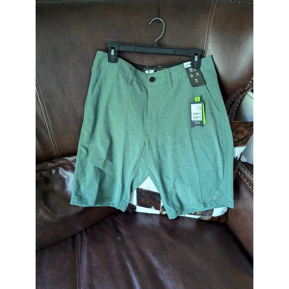 Salty Crew Drifter 21" Black Hybrid Walkshort - Picture 1 of 2